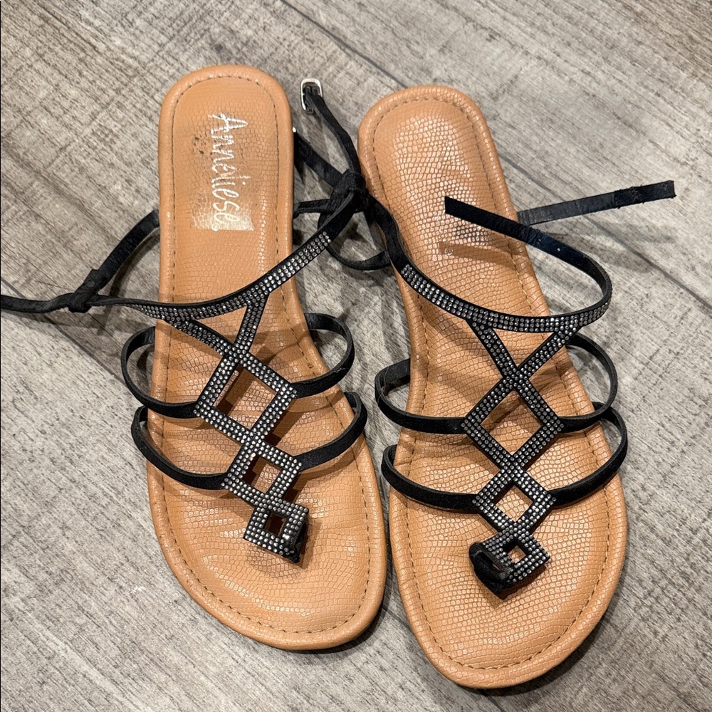 Black Geometric Sandals
